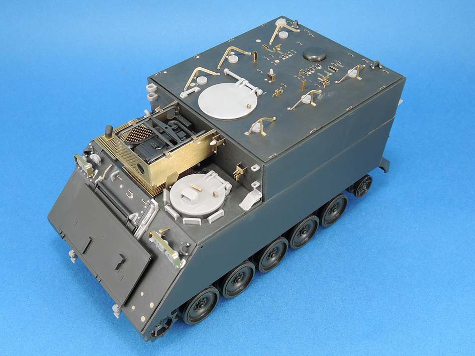 1/35 现代美国 M577 装甲指挥车改造件(配田宫) 1/35 现代美国 M577 装甲指挥车改造件(配田宫)