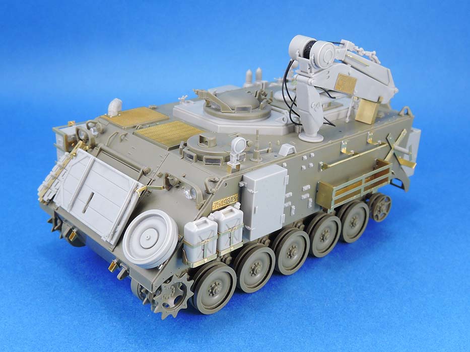 1/35 现代以色列 M113 装配匠装甲抢救车改造件 1/35 现代以色列 M113 装配匠装甲抢救车改造件