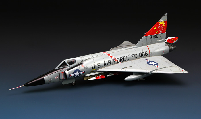 1/72 现代美国 F-102A 三角剑战斗机
