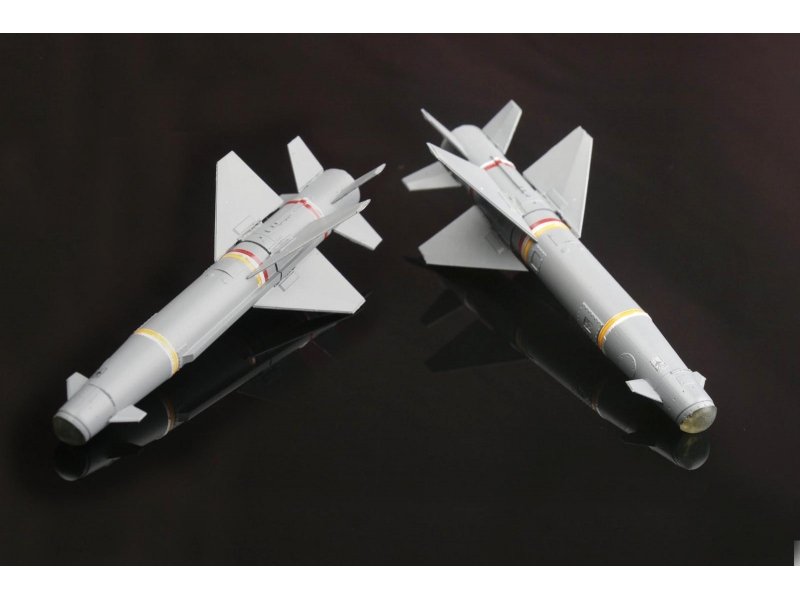 1/48 AGM-142 突眼空对地导弹与数据链吊舱