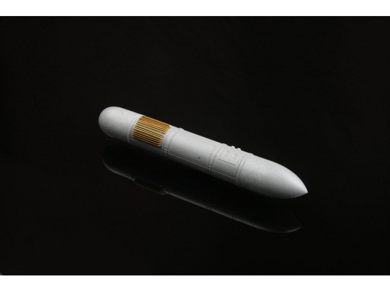 1/48 AGM-142 突眼空对地导弹与数据链吊舱