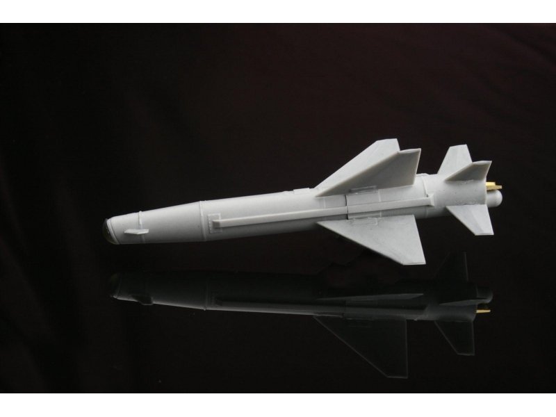 1/48 AGM-142 突眼空对地导弹与数据链吊舱