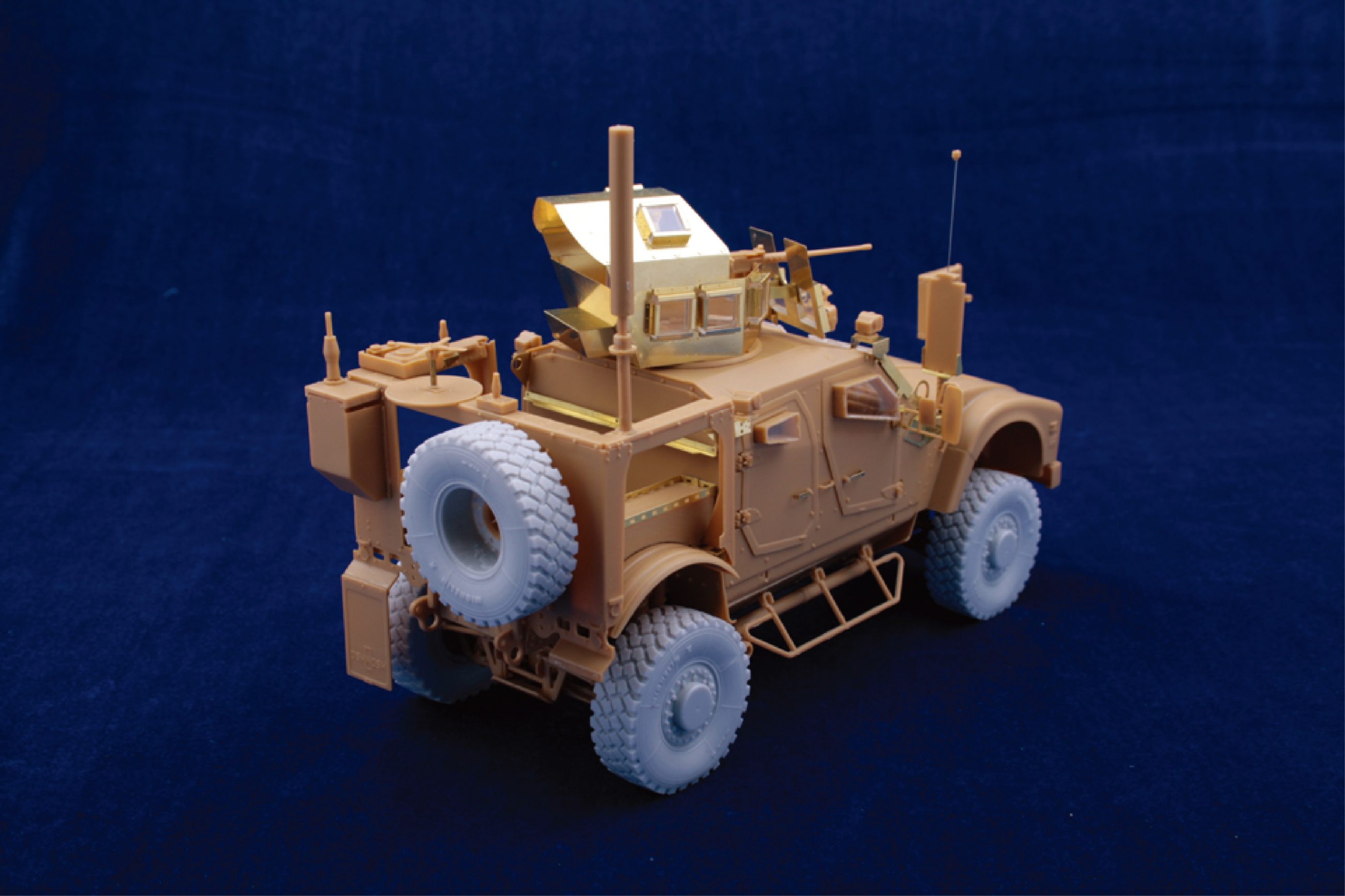 1/35 现代美国 M-ATV 防地雷反伏击装甲车改造蚀刻片(配Panda Hobby)