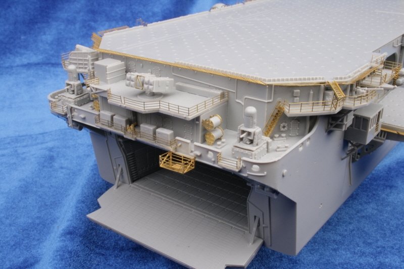 1/350 现代美国 LHD-1 黄蜂号两栖攻击舰改造蚀刻片(配小号手/MRC) - 点击图像关闭