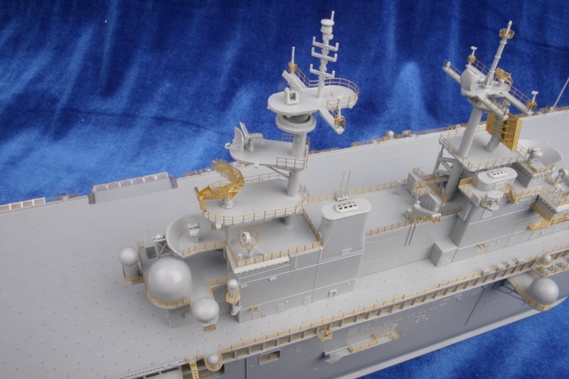 1/350 现代美国 LHD-1 黄蜂号两栖攻击舰改造蚀刻片(配小号手/MRC)