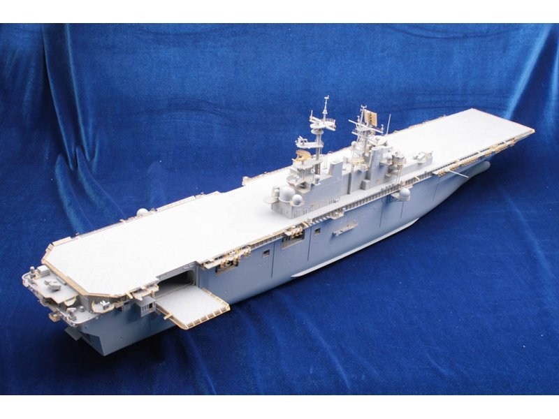 1/350 现代美国 LHD-7 硫磺岛号两栖攻击舰改造蚀刻片(配小号手/MRC) - 点击图像关闭