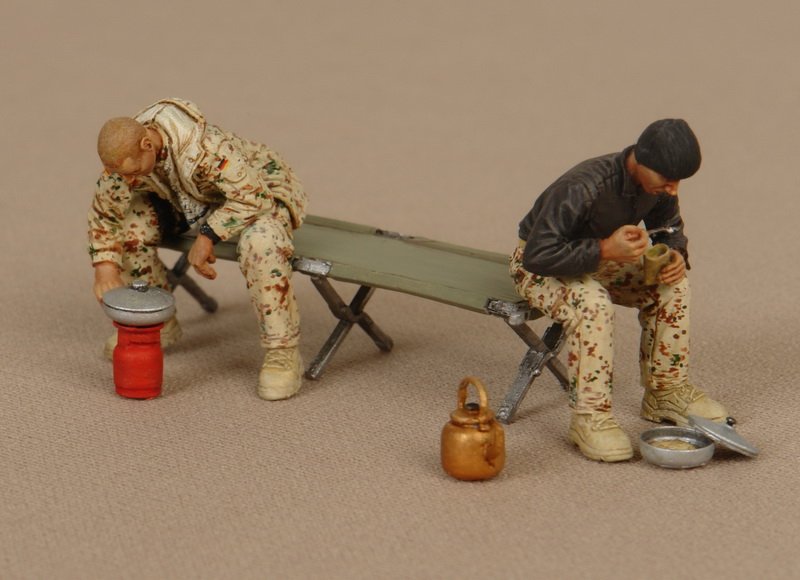 1/35 现代德国国防军士兵营地休息(1) - 点击图像关闭