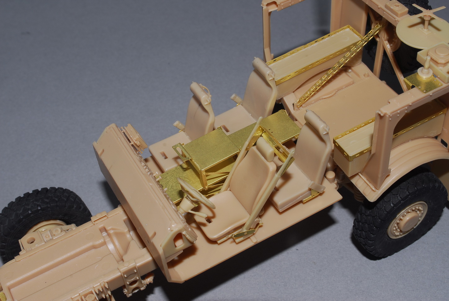 1/35 现代美国 M-ATV 防地雷反伏击装甲车