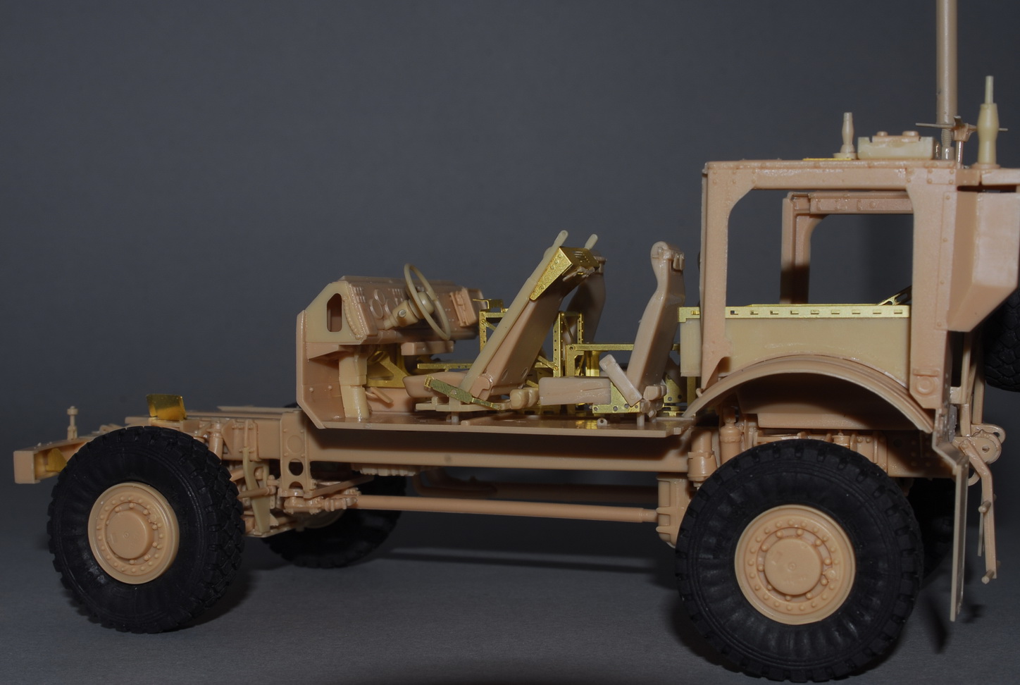 1/35 现代美国 M-ATV 防地雷反伏击装甲车