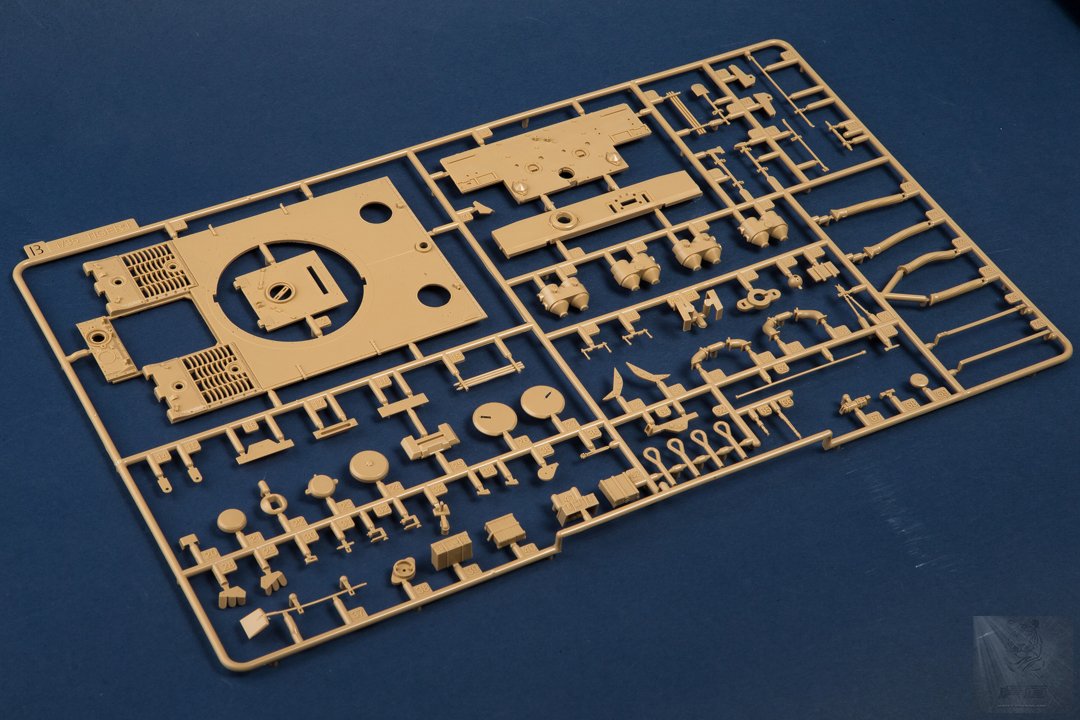 1/35 二战德国虎I重型坦克初期型(全内构)