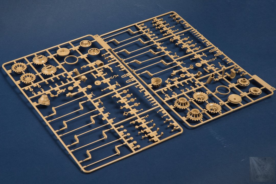 1/35 二战德国虎I重型坦克初期型(全内构)