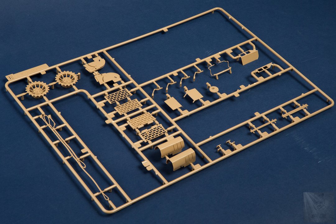 1/35 二战德国虎I重型坦克初期型(全内构)