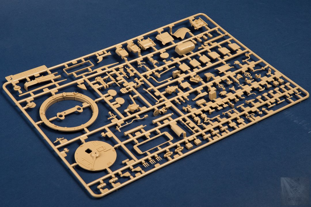 1/35 二战德国虎I重型坦克初期型(全内构) - 点击图像关闭