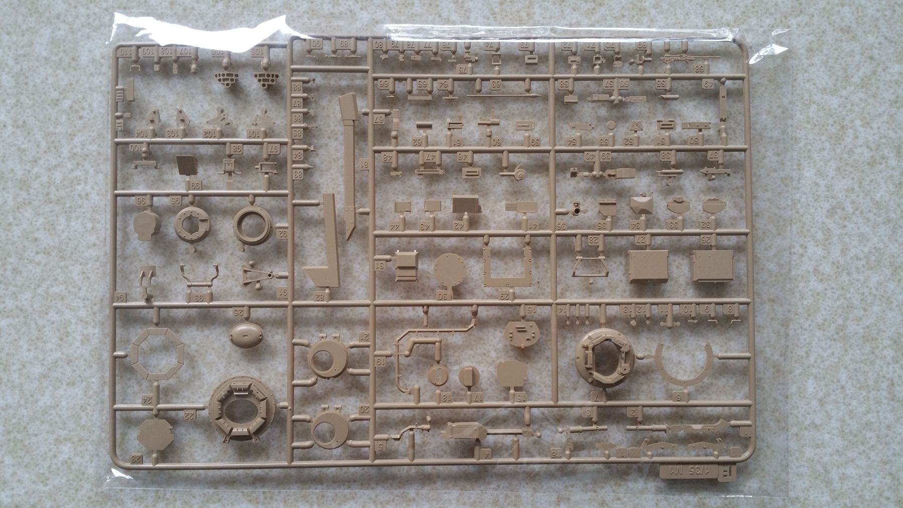 1/35 现代美国 M1A2 SEP TUSK I/TUSK II/M1A1 TUSK 艾布拉姆斯主战坦克