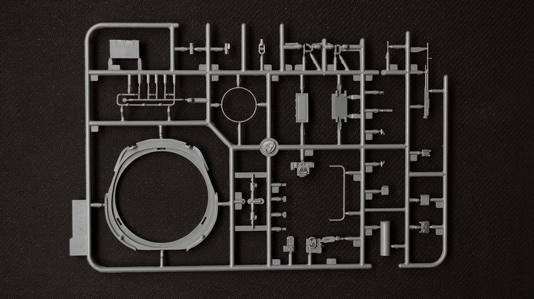 1/35 现代俄罗斯 T-80U 主战坦克