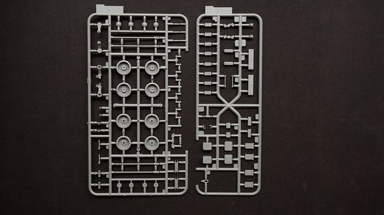 1/35 现代俄罗斯 T-80U 主战坦克 - 点击图像关闭