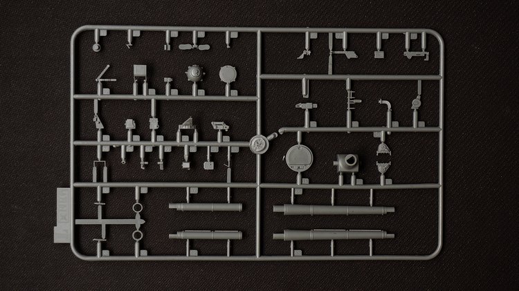 1/35 现代俄罗斯 T-80U 主战坦克