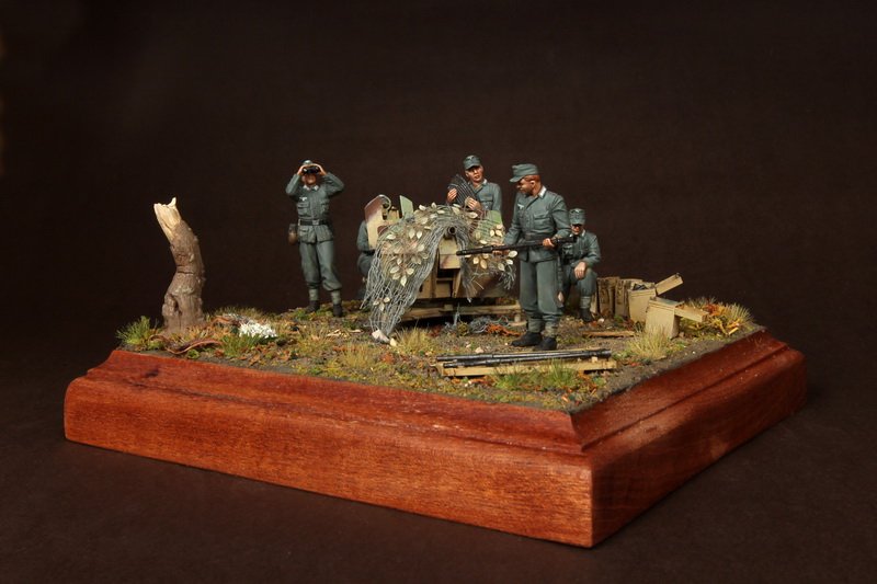 1/35 二战德国防空炮兵小队1944-45年(5人) - 点击图像关闭