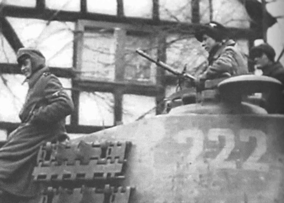 1/35 二战德国虎王重型坦克乘员组1941年(3人) - 点击图像关闭
