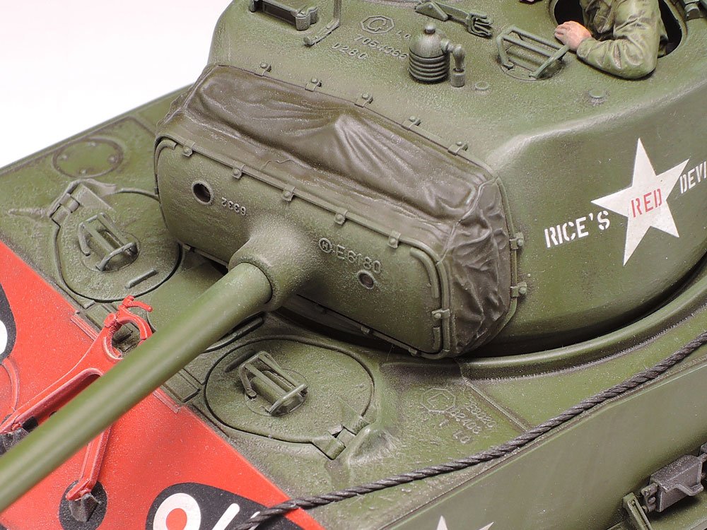 1/35 美国 M4A3E8 谢尔曼中型坦克"朝鲜战争" - 点击图像关闭