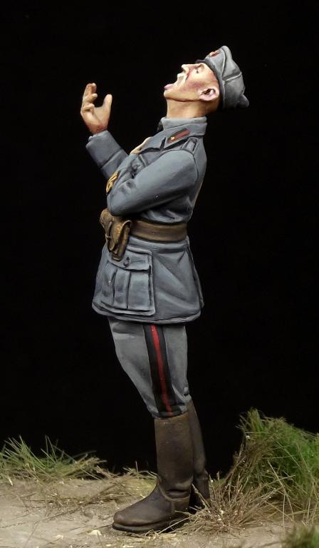 1/35 二战意大利唱歌军官(2) - 点击图像关闭