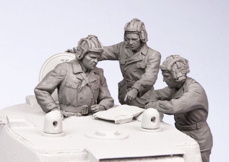 1/35 二战苏联齐诺维奇.克洛班诺夫上尉与坦克乘员组"1941-42年夏秋季" - 点击图像关闭